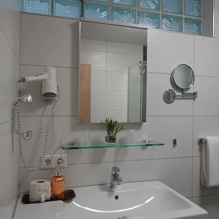 מלון Gaestehaus Birnbaum 3*
